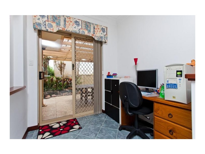 13 Lawson Place, Munster WA 6166