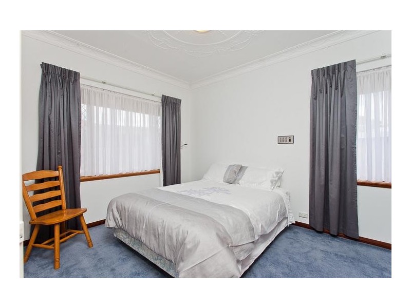 13 Lawson Place, Munster WA 6166