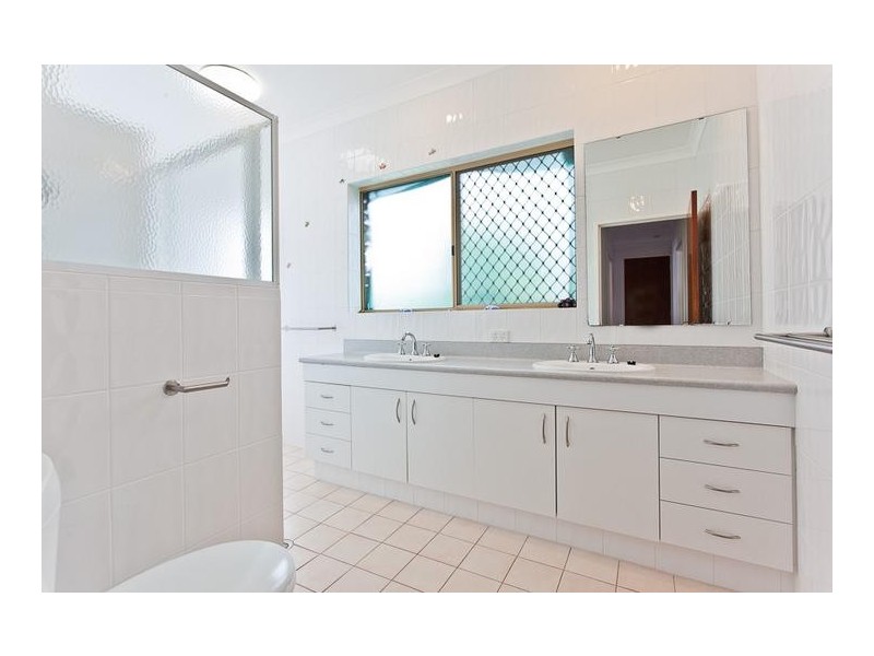 13 Lawson Place, Munster WA 6166