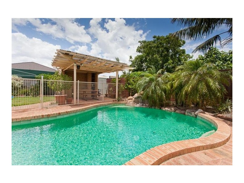 13 Lawson Place, Munster WA 6166