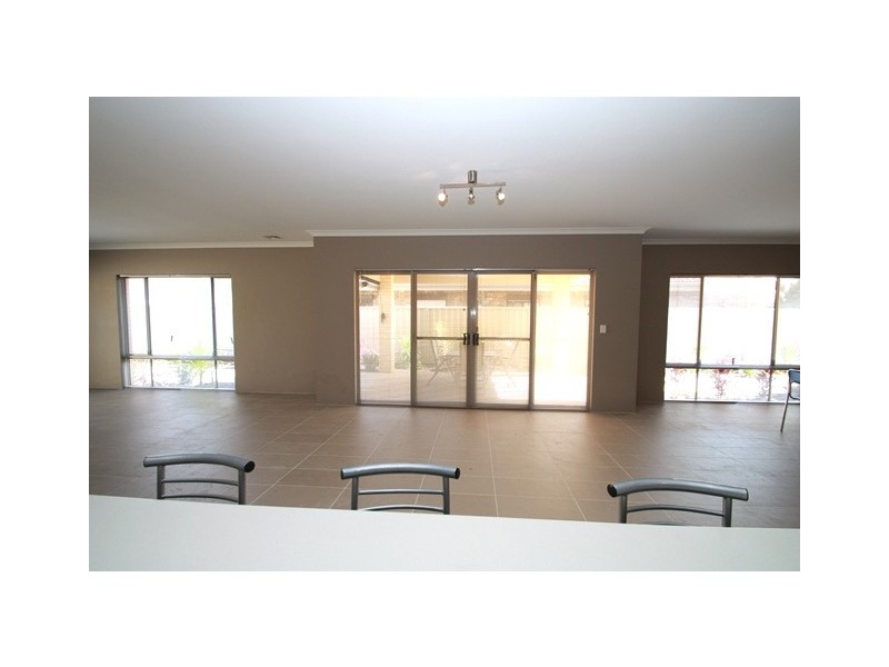 627 Rockingham Road, Munster WA 6166