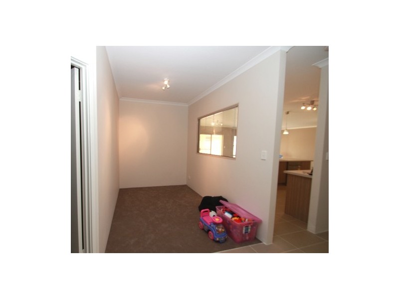 627 Rockingham Road, Munster WA 6166