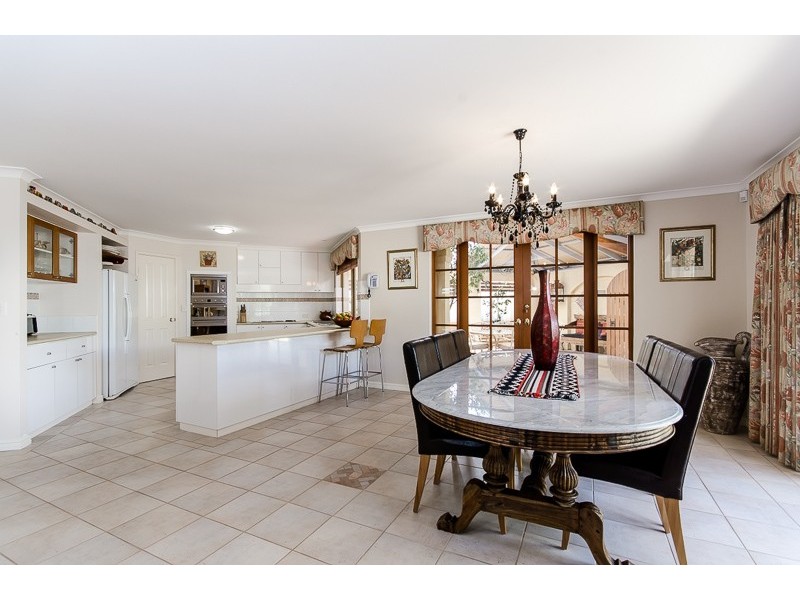 4 Vlaming Rise, Coogee WA 6166