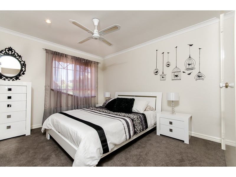 4 Vlaming Rise, Coogee WA 6166