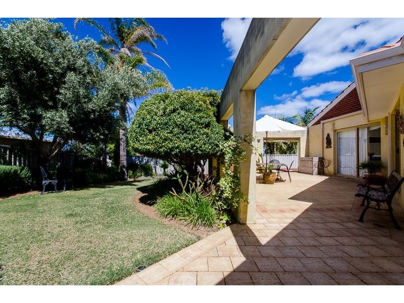 4 Vlaming Rise, Coogee WA 6166