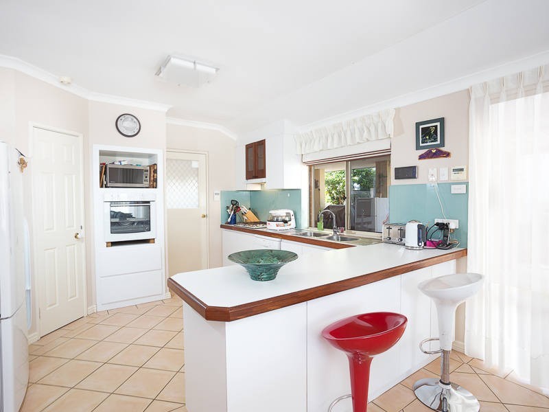 8 Moresby Close, Bibra Lake WA 6163