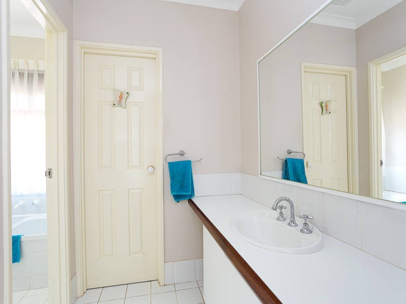 8 Moresby Close, Bibra Lake WA 6163