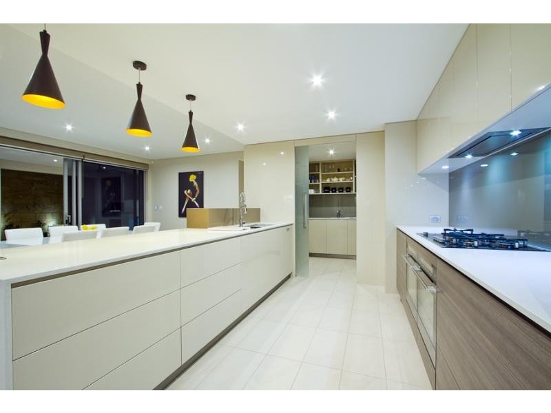 16 Hydaspe Vista, North Coogee WA 6163