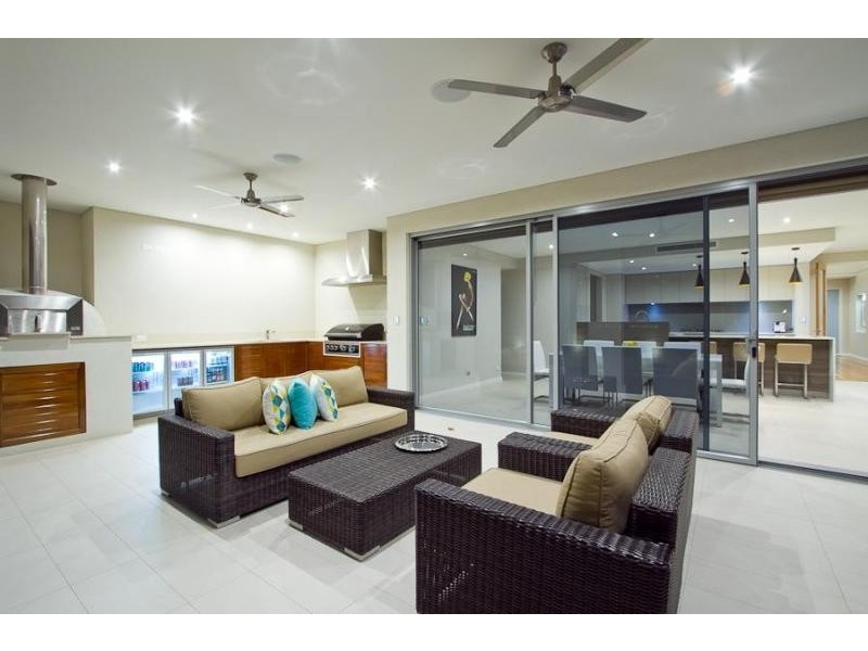 16 Hydaspe Vista, North Coogee WA 6163