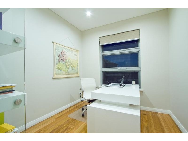 16 Hydaspe Vista, North Coogee WA 6163