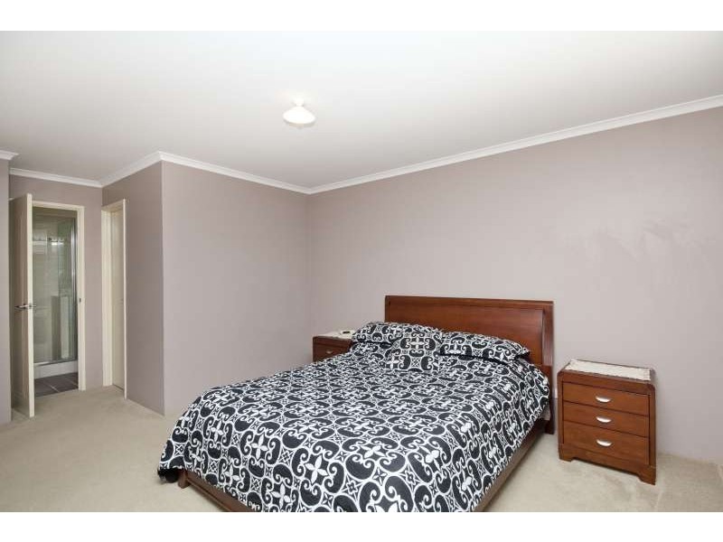 11 Mosman Loop, Success WA 6164