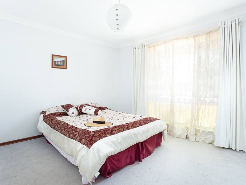 5 Ives Place, Hamilton Hill WA 6163