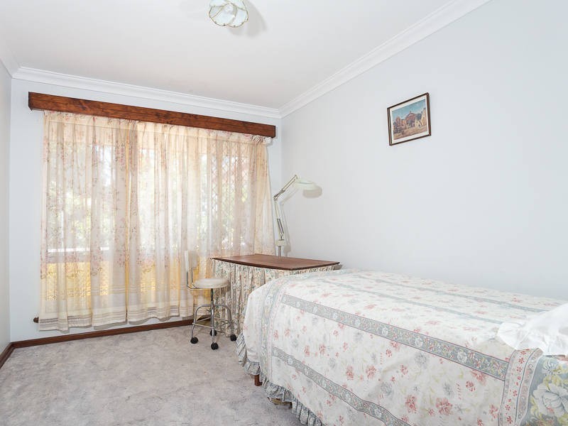 5 Ives Place, Hamilton Hill WA 6163