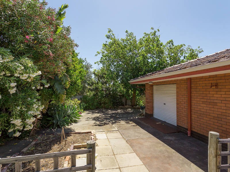 5 Ives Place, Hamilton Hill WA 6163