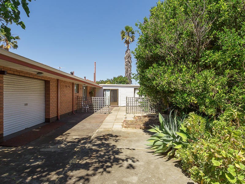 5 Ives Place, Hamilton Hill WA 6163