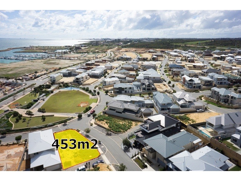 10 Lucretia Circle, North Coogee WA 6163