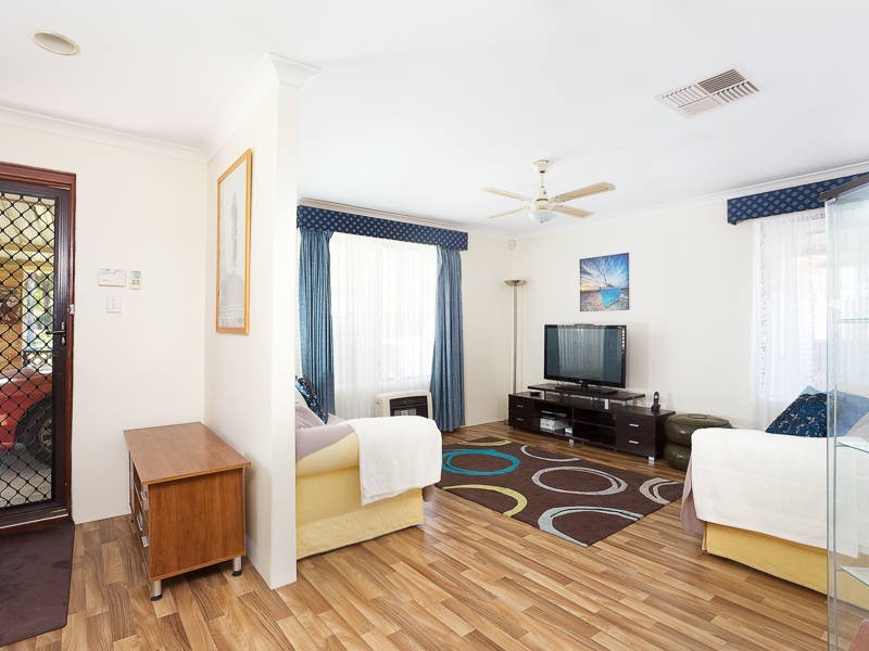 3 Madison Place, Cooloongup WA 6168