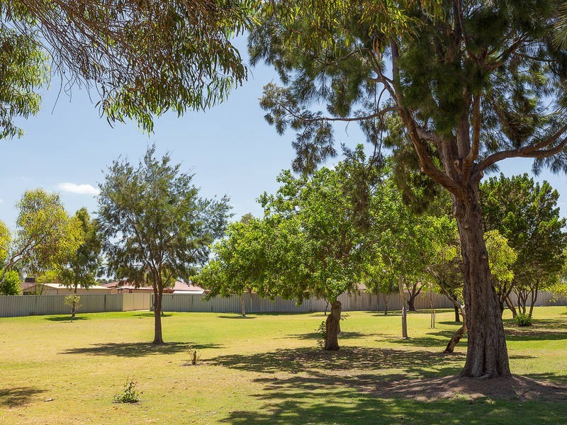 3 Madison Place, Cooloongup WA 6168