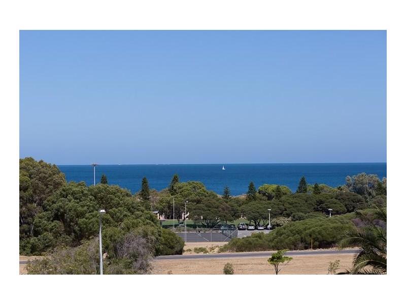 12 Howick Court, Coogee WA 6166