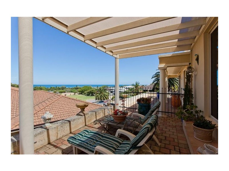 12 Howick Court, Coogee WA 6166