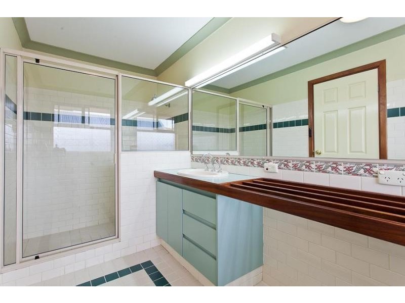 10 Hayward Parade, Coogee WA 6166