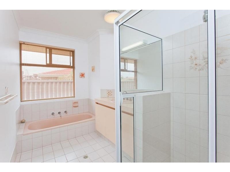 10 Hayward Parade, Coogee WA 6166