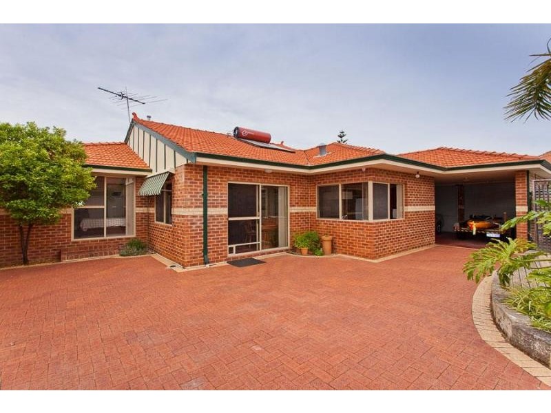 10 Hayward Parade, Coogee WA 6166