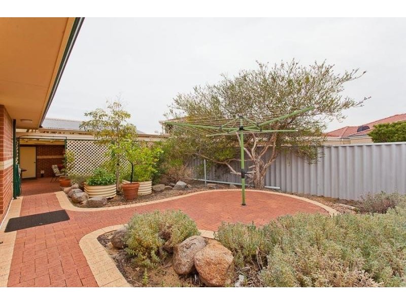 10 Hayward Parade, Coogee WA 6166