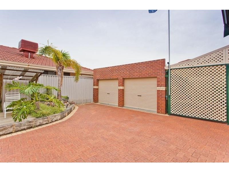 10 Hayward Parade, Coogee WA 6166