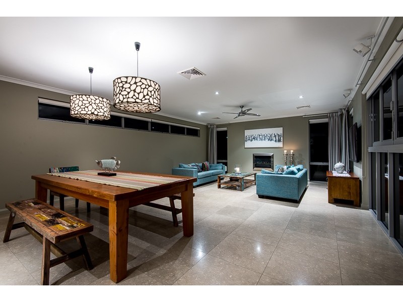 54 Arabella Loop, North Coogee WA 6163