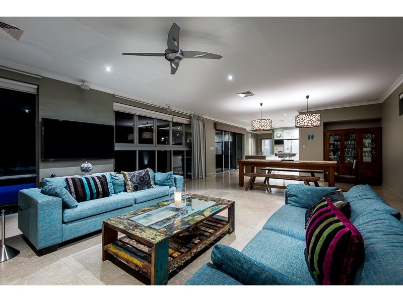 54 Arabella Loop, North Coogee WA 6163