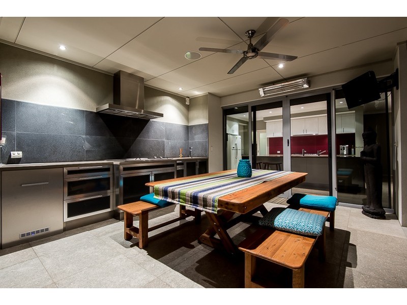 54 Arabella Loop, North Coogee WA 6163