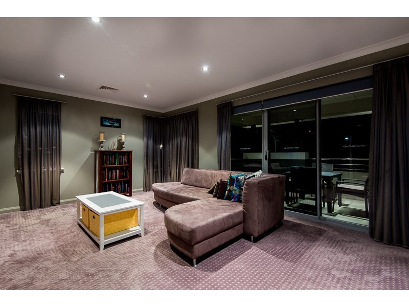 54 Arabella Loop, North Coogee WA 6163