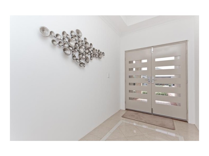 8 Carbine Way, Munster WA 6166