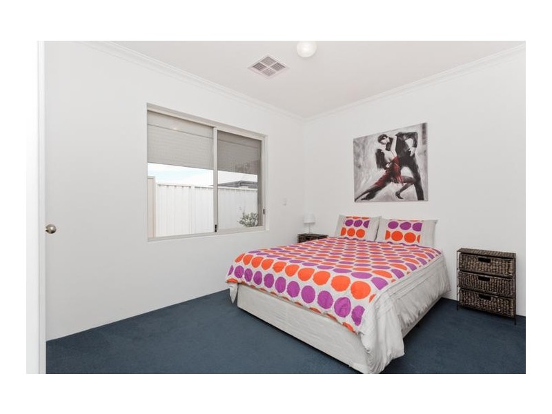 8 Carbine Way, Munster WA 6166