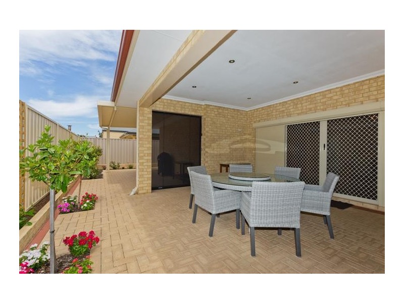 8 Carbine Way, Munster WA 6166