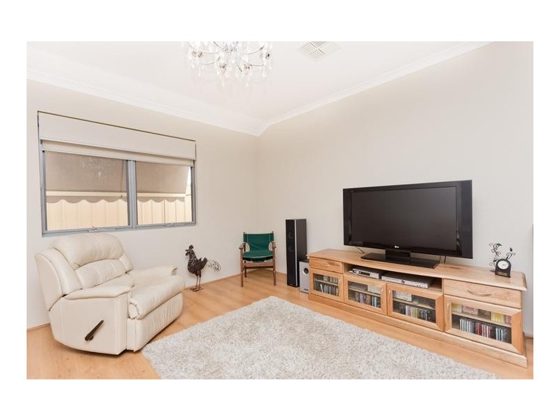 7 Ingrilli Court, Munster WA 6166