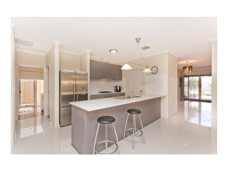 7 Ingrilli Court, Munster WA 6166