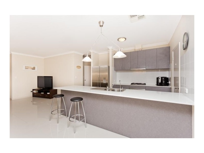 7 Ingrilli Court, Munster WA 6166