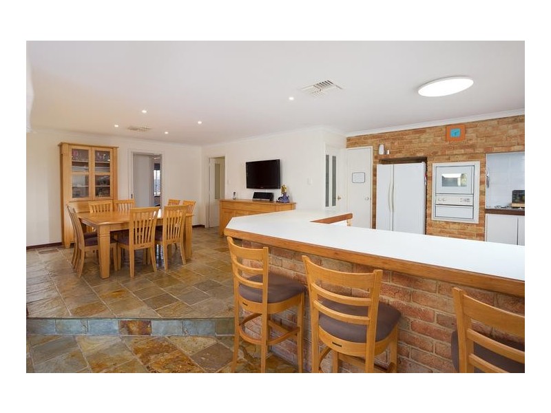 7 Javanica Court, Warnbro WA 6169