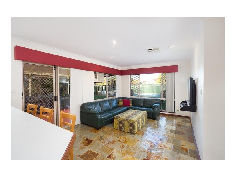 7 Javanica Court, Warnbro WA 6169