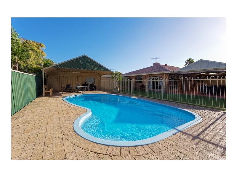 7 Javanica Court, Warnbro WA 6169