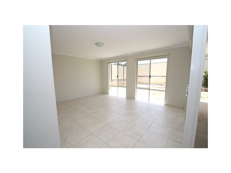 12 Kirkley Court, Success WA 6164