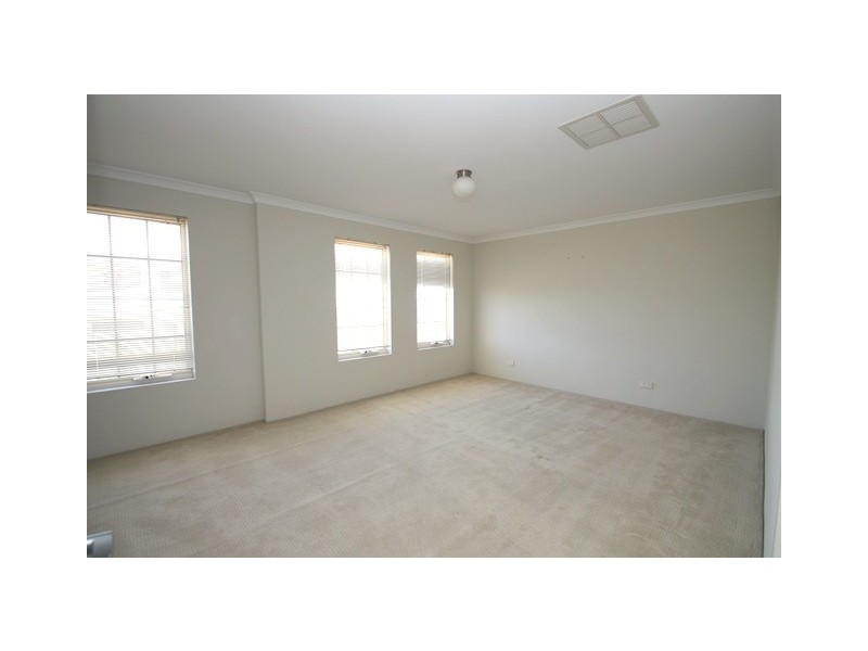 12 Kirkley Court, Success WA 6164