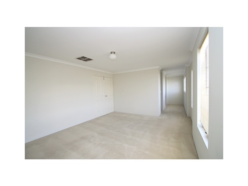 12 Kirkley Court, Success WA 6164