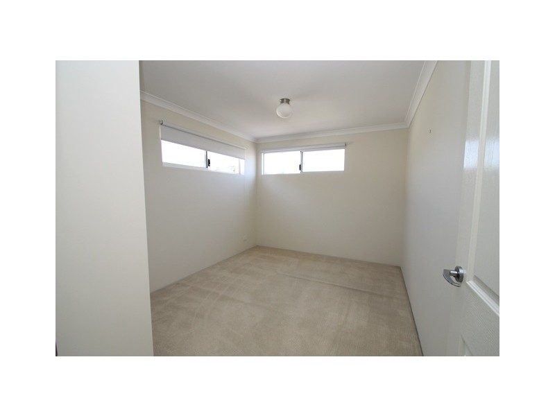 12 Kirkley Court, Success WA 6164