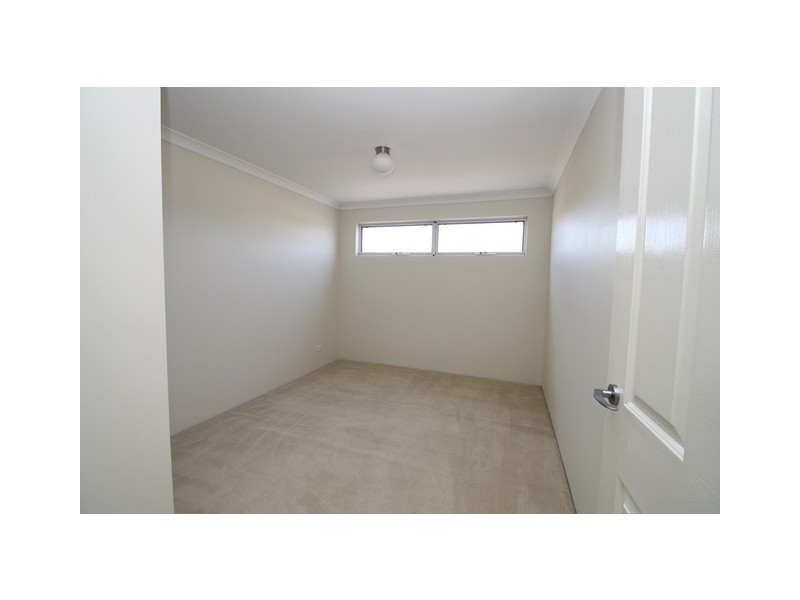 12 Kirkley Court, Success WA 6164