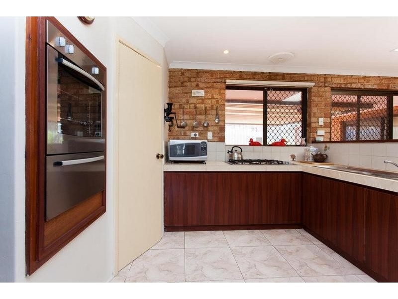 182 Winterfold Road, Kardinya WA 6163