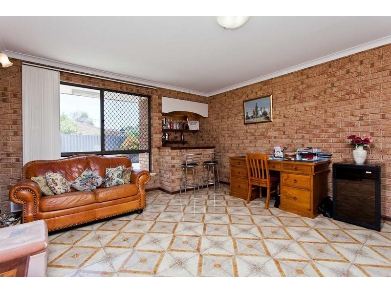 182 Winterfold Road, Kardinya WA 6163