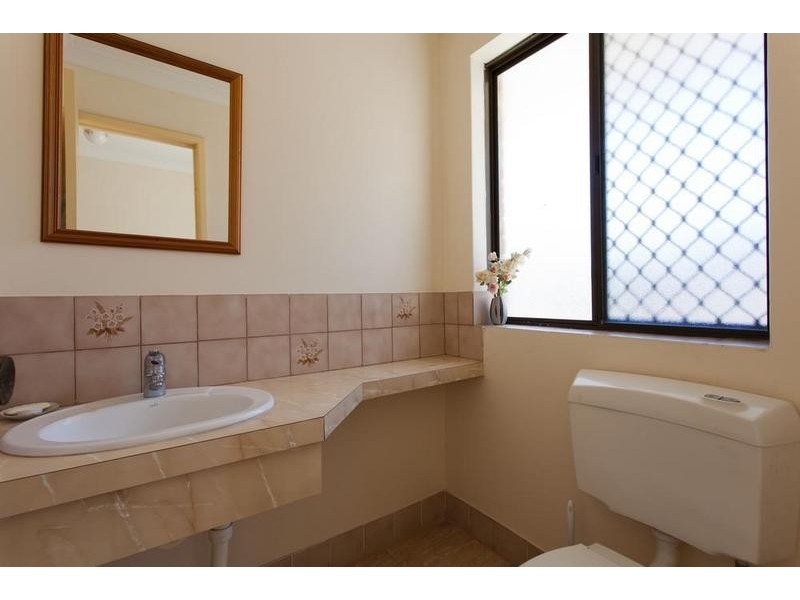 182 Winterfold Road, Kardinya WA 6163